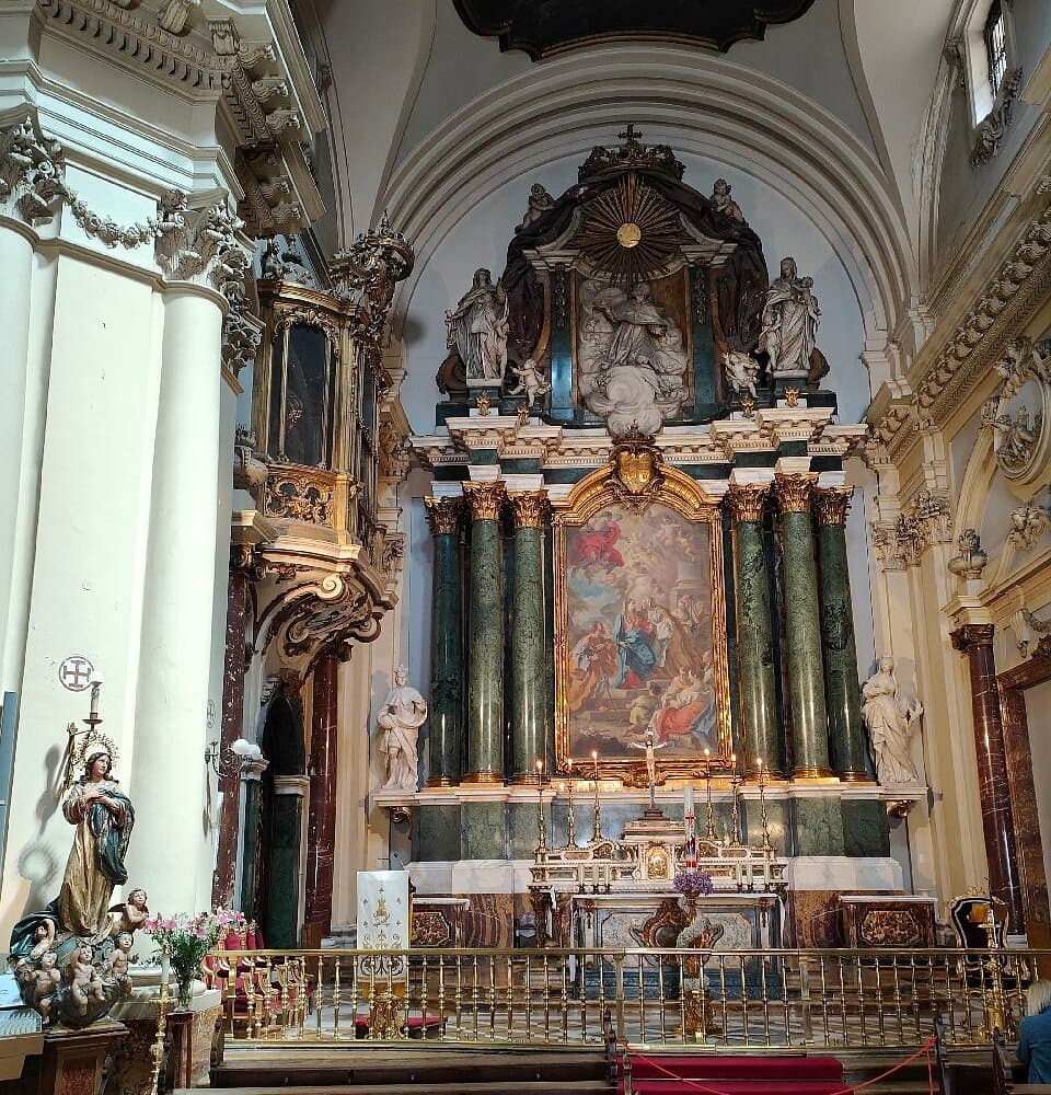 Retablo mayor de la iglesia de Santa Bárbara